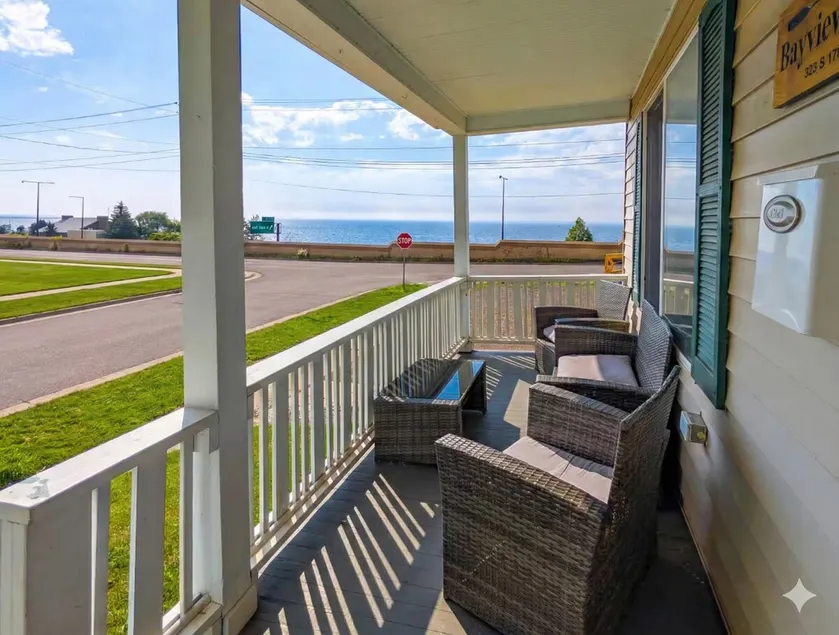 Pet Friendly with a View, Heirloom Vacations - Image 1