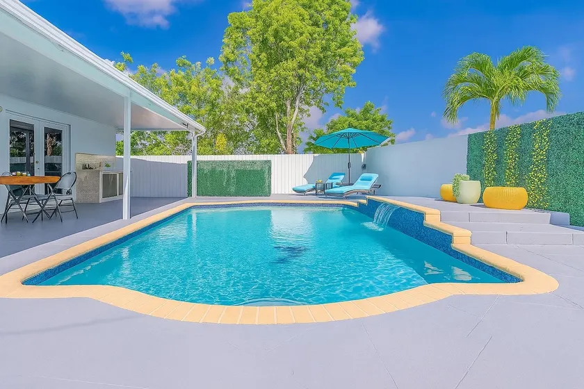 Encanto Family, cozy patio & pool, near to everything - Image 1