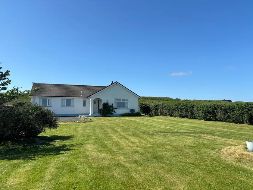 Glencroft - 4 bedroom bungalow, outstanding views - Image 1