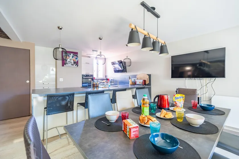 Charming duplex loft for 10 people in Old Town Annecy - Image 1