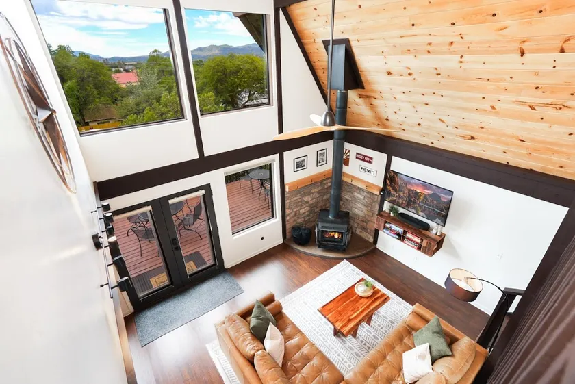 Boulder Cabin•2 miles to town•views•spa•firepit - Image 1