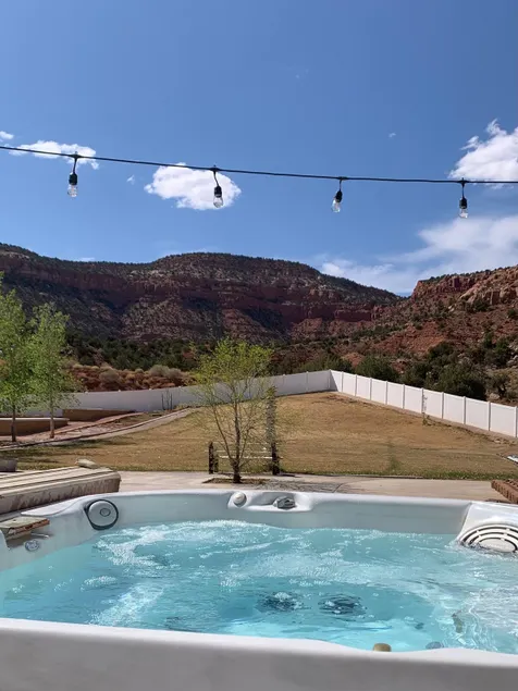 -Stargazing-228Mbps Wifi-Backyard-Parking-BBQ-W/D - Image 1