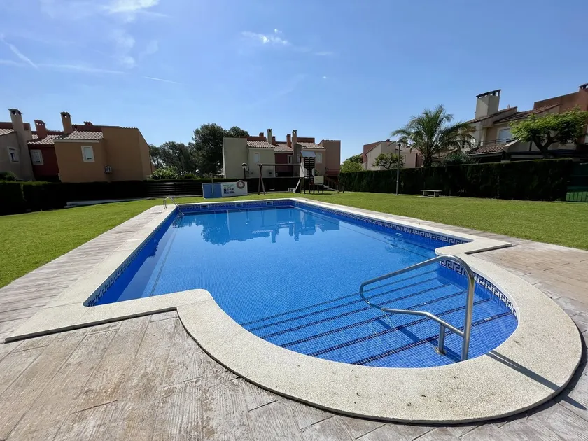 A nice townhouse with a private garden - Image 1