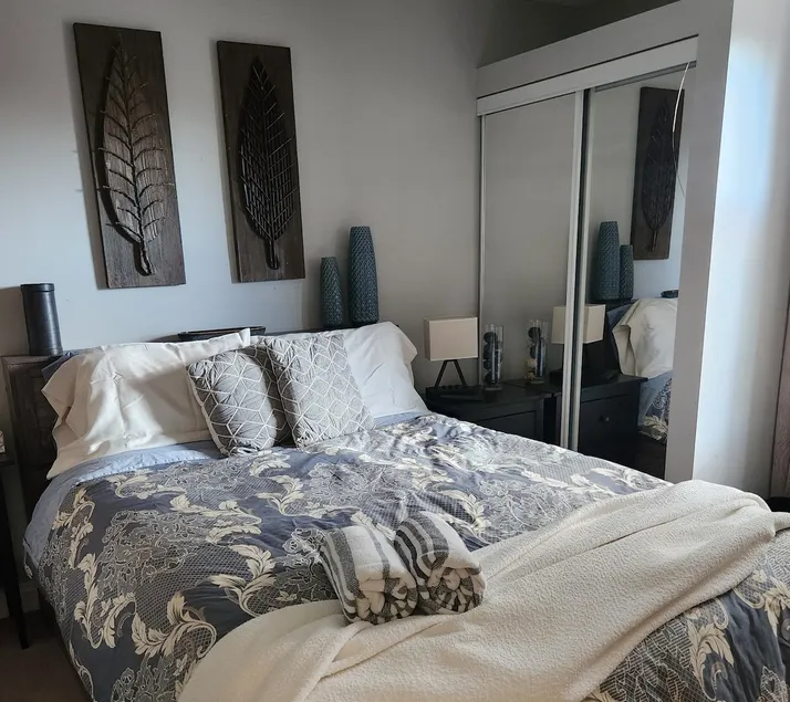4 Bdrm West Home with Hot Tub + Studio Suite - Image 1