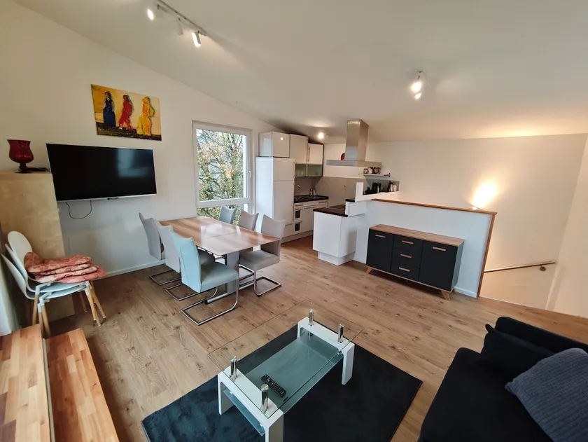 Duplex apartment with rooftop terrace & 2 bedrooms. - Image 1