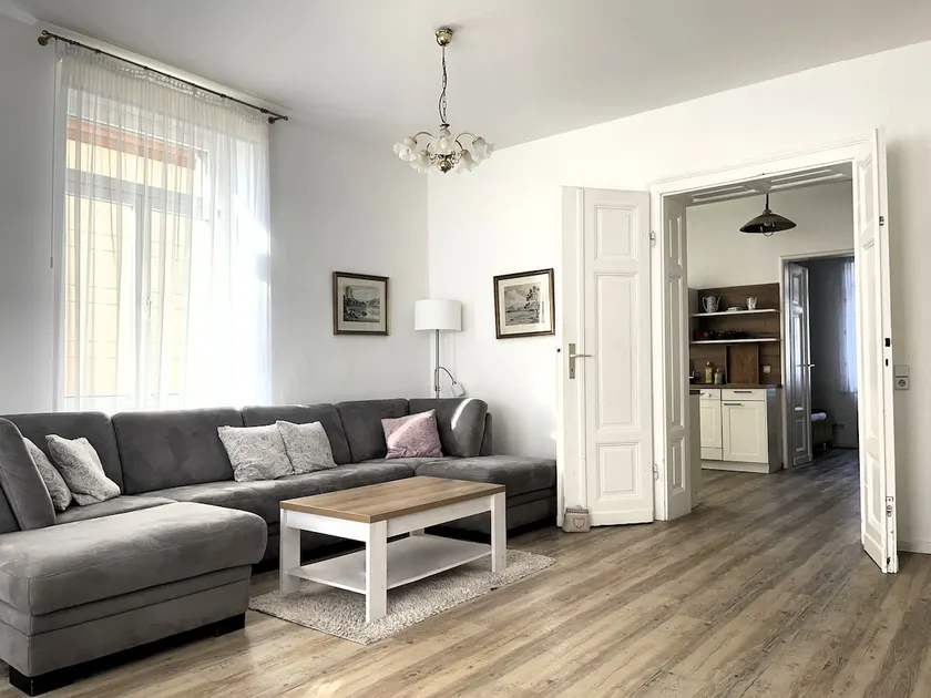 91sqm Art Nouveau Gem: 2 BR, Balcony & Old Town - Image 1