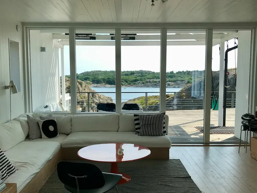 Sea view and beachfront in a highly secluded location - Image 1
