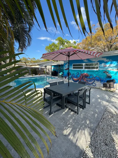 Coconut Cove 2 BR w/ Den, Heated Saltwater Pool & Sauna - Image 1