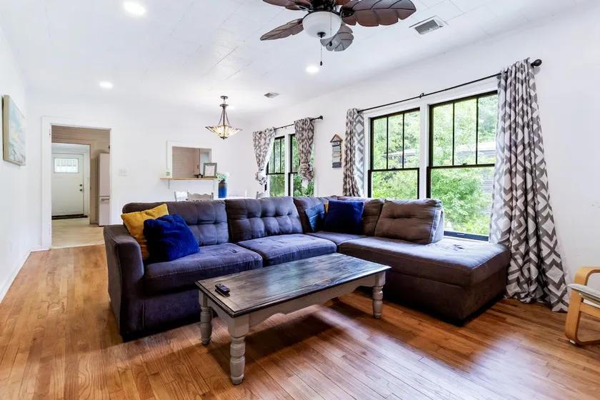 Central Comfort: Home in the Heart of the City - Image 1