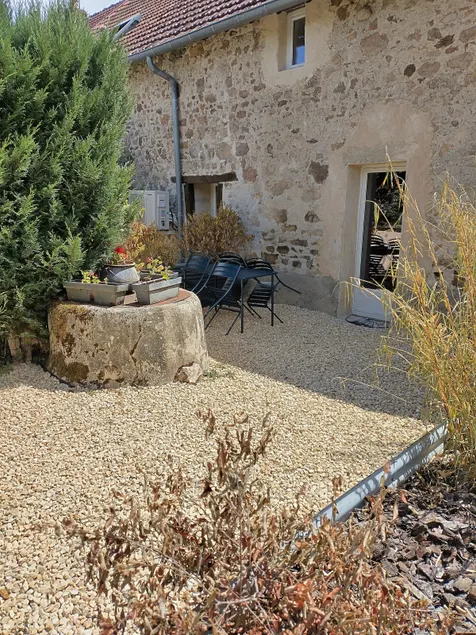 Small quiet house - Image 1
