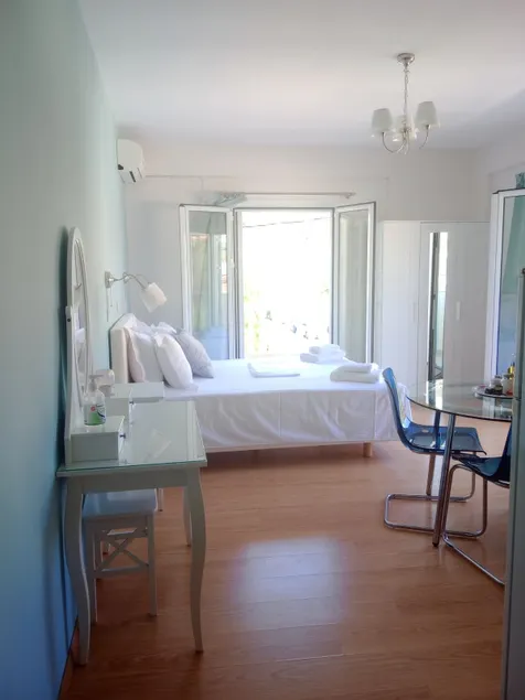 Cozy studio with sea view - Image 1