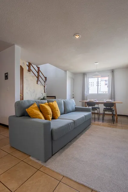 Complete and cozy house · Excellent location - Image 1
