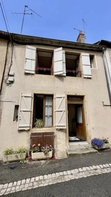 Townhouse, close to all shops - Image 1
