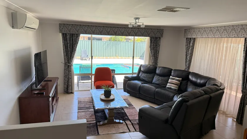 Spacious 4 BR home with pool, spa, bbq, wifi, &TVs - Image 1