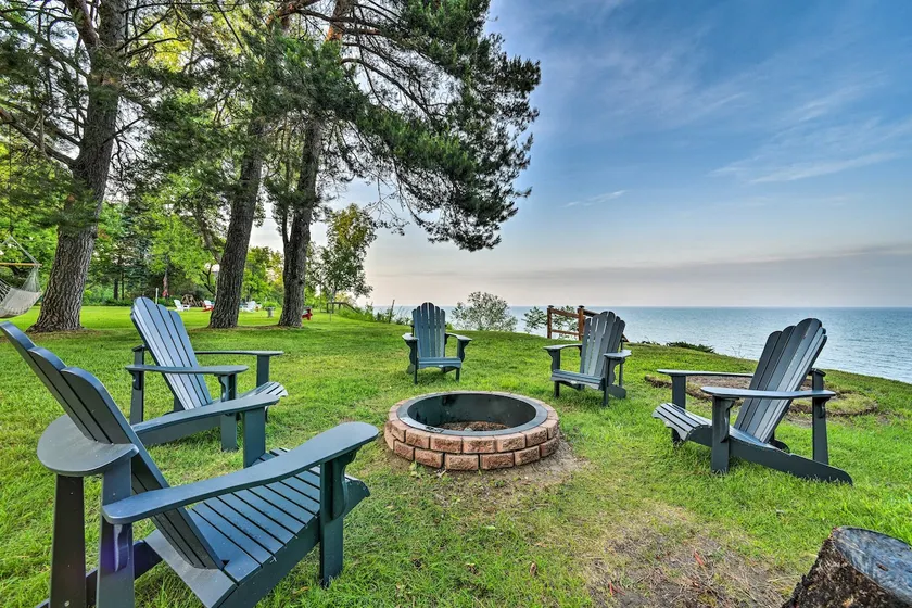Waterfront Lake Huron Getaway: Private Beach! - Image 1