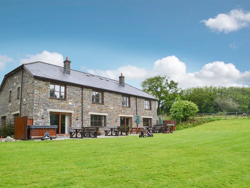 Chestnut House - Image 1
