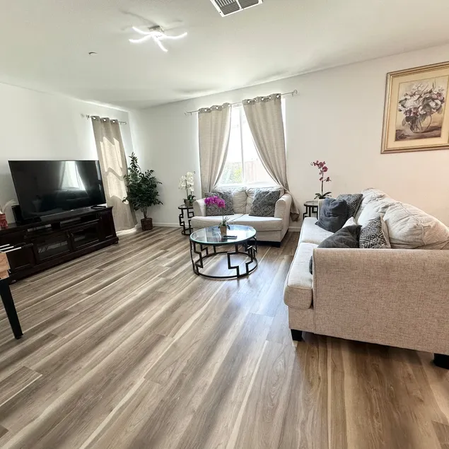2024Gorgeous home 6 bedrooms house in Elk Grove - Image 1