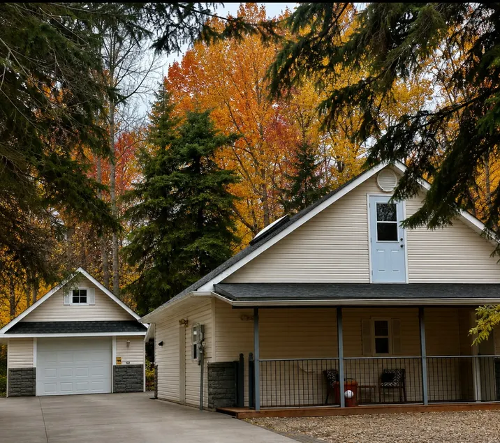 Lake Isle Cottage for Two |Lake View Dock & Kayaks - Image 1