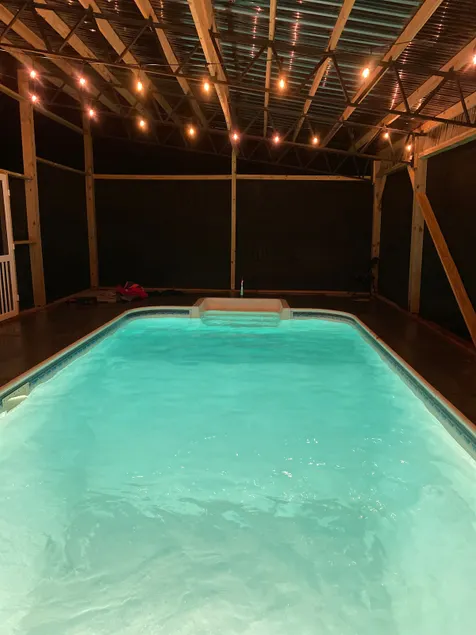 Peaceful Farmhouse with pool in 20 acres - Image 1