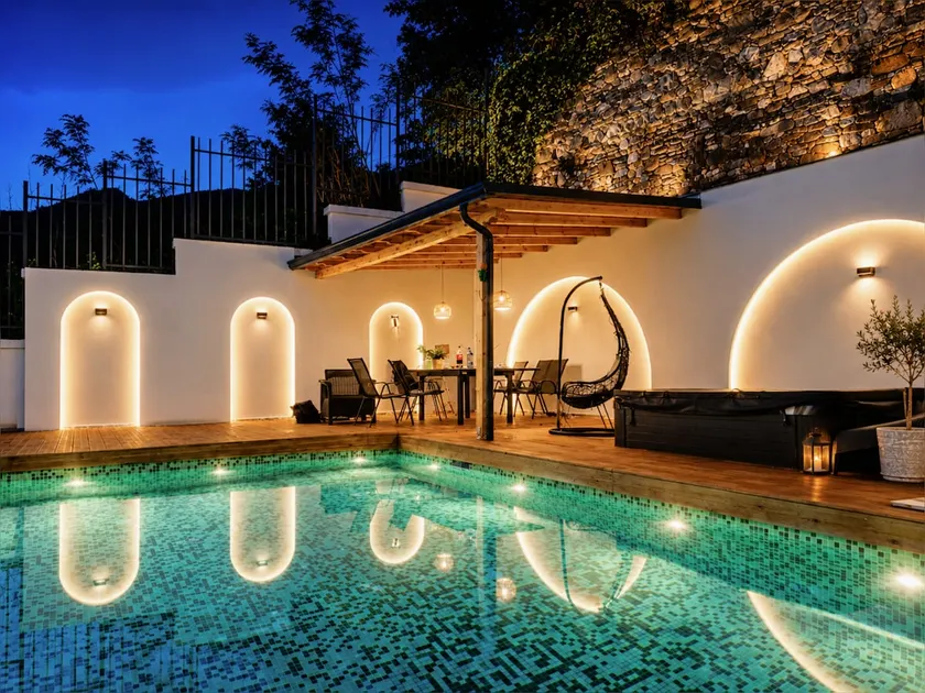 Luxe Villa | Heated Swimming Pool & Jacuzzi SPA - Image 1