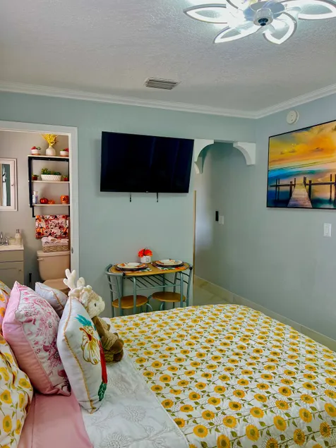 $NEW$ Queen Size 1 Bed 1 Bath Guest House - Image 1