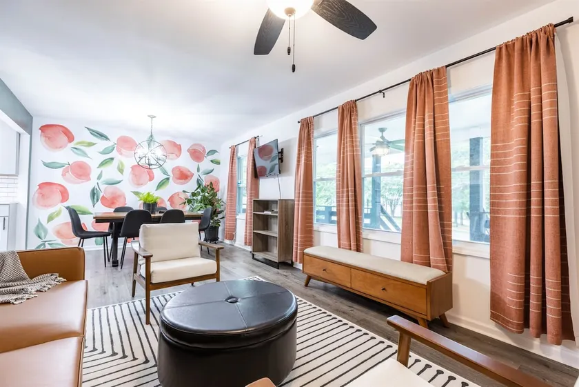 Spacious 5 Bedroom Minutes from Downtown Atlanta! - Image 1