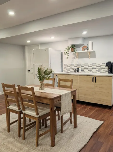 Spacious Barrie Basement with Separate Entrance - Image 1