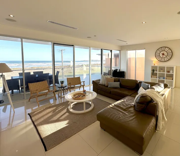 Luxury Seaside Getaway - Image 1