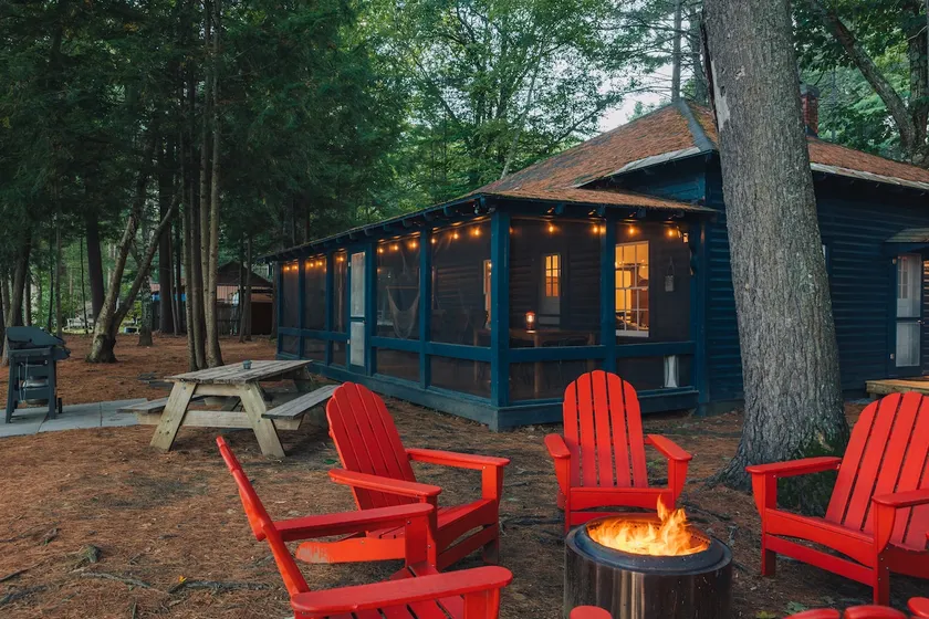 Waterfront Willow Cabin near Lake George, Saratoga - Image 1