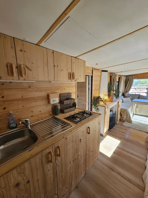 Comfortable lakeside bungalow on Lake Neuchâtel - Image 1
