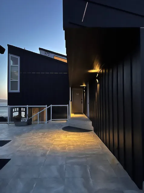 Oceanfront View with Hot Tub & Game Room - Image 1
