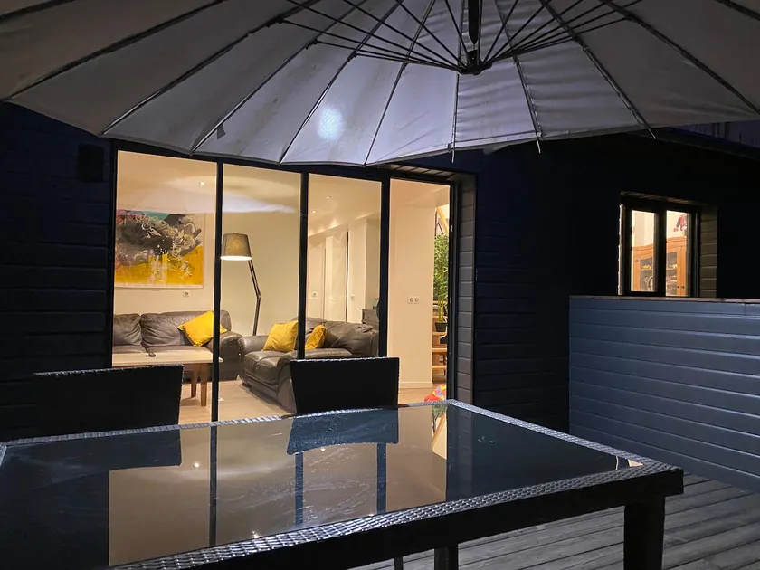 Air-conditioned apartment with 25 m2 terrace - Image 1