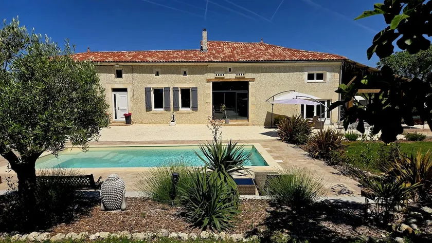 Gîte with pool in the heart of the countryside - Image 1