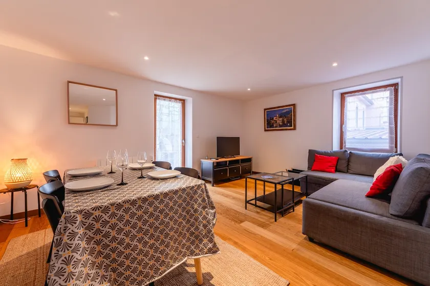 Renovated Apartment: Downtown Annecy - Image 1