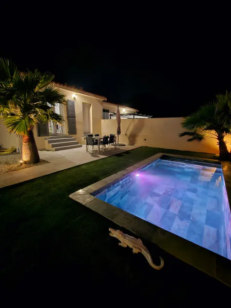 ​New villa with private Bali stone pool - Image 1