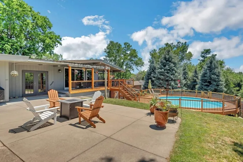 Luxury 4 BR Mid-Century Modern home - Image 1