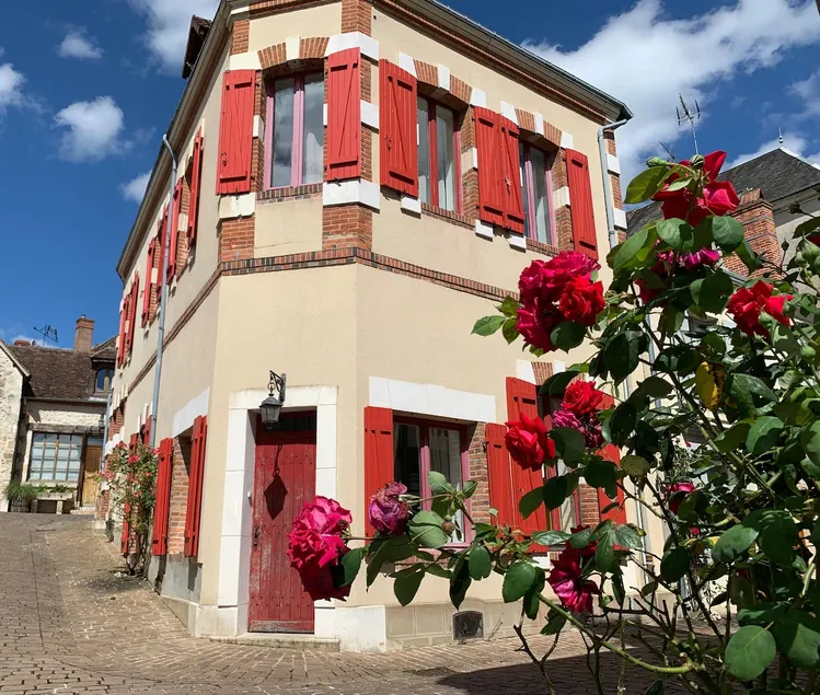 Maison Jeanne D'arc, au Cœur de la Cité Médiévale - Image 1
