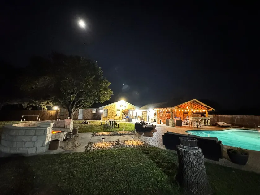 Escape to your private oasis - Image 1