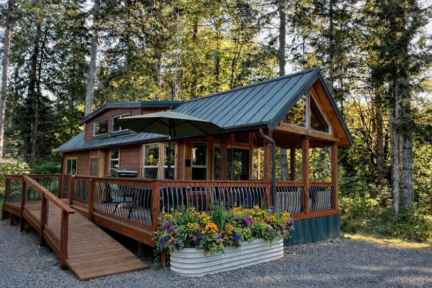 Magical Forest Cabin- Secluded Retreat Near Beach - Image 1