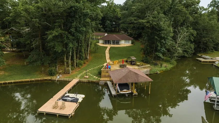 Abigail's Lake Haven - Image 1