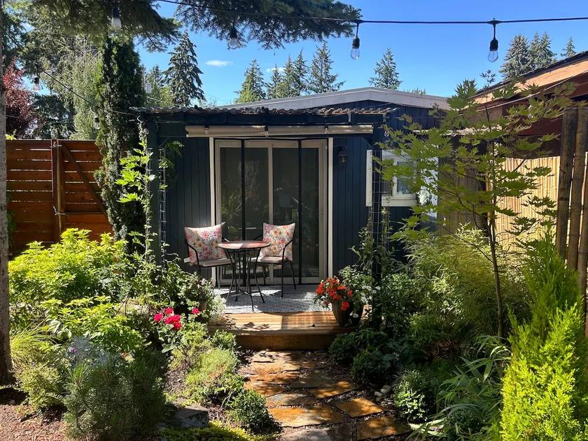 Sweet Retreat | Garden & Bunnies | Long/Short Stay - Image 1