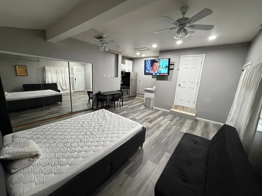 Adorable Private Independent Studio 12 miles Levis - Image 1