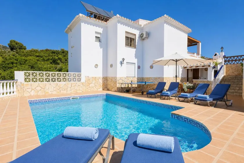 Villa Ana y Garcia - Image 1
