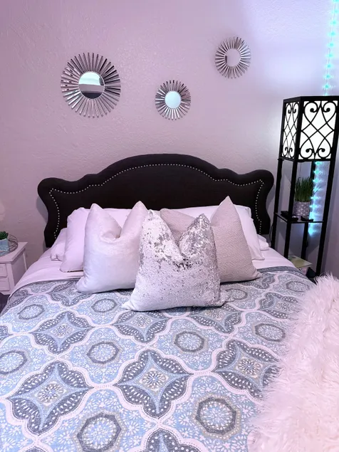 lovely Suite waiting for you with private patio - Image 1