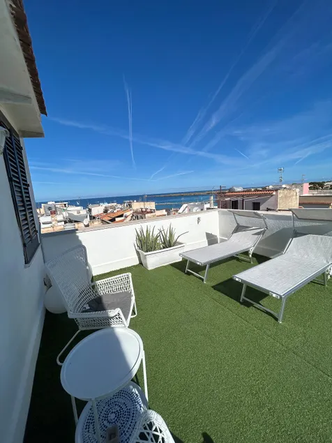Penthouse with breathtaking views, just a few steps from the sea - Image 1