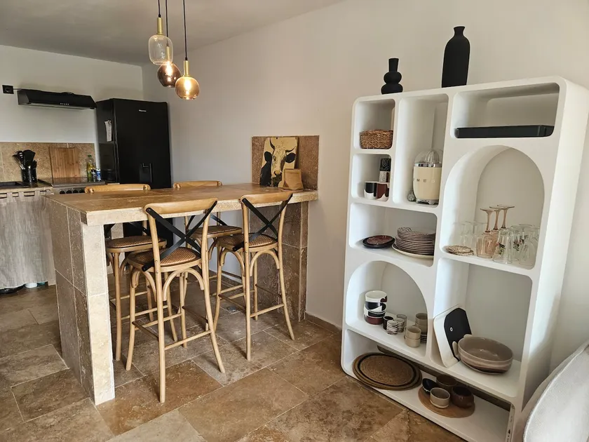 Lovely apartment in a stone building - Image 1