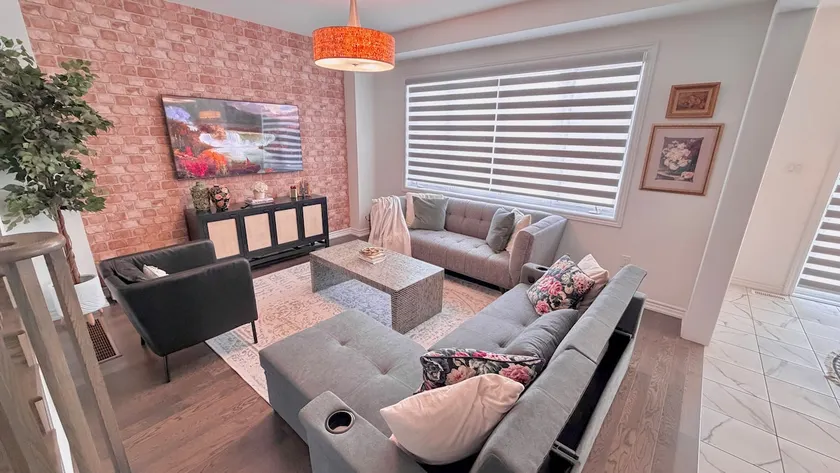 3BR Cozy Haven with Hot Tub and BBQ Near Niagara Falls - Image 1