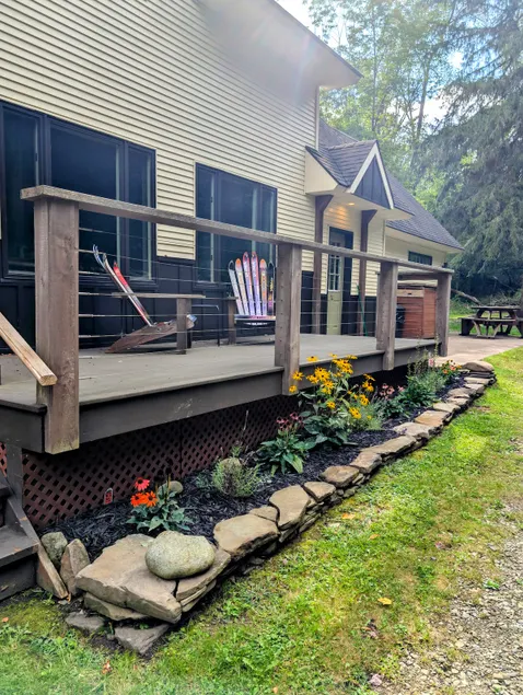 Luxury Creekside Retreat- Walk to HoliMont & Town - Image 1