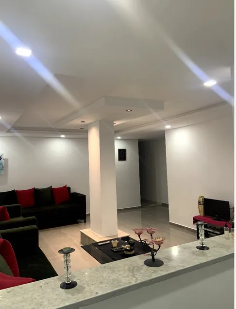 House with living room + 3 bedrooms - Image 1