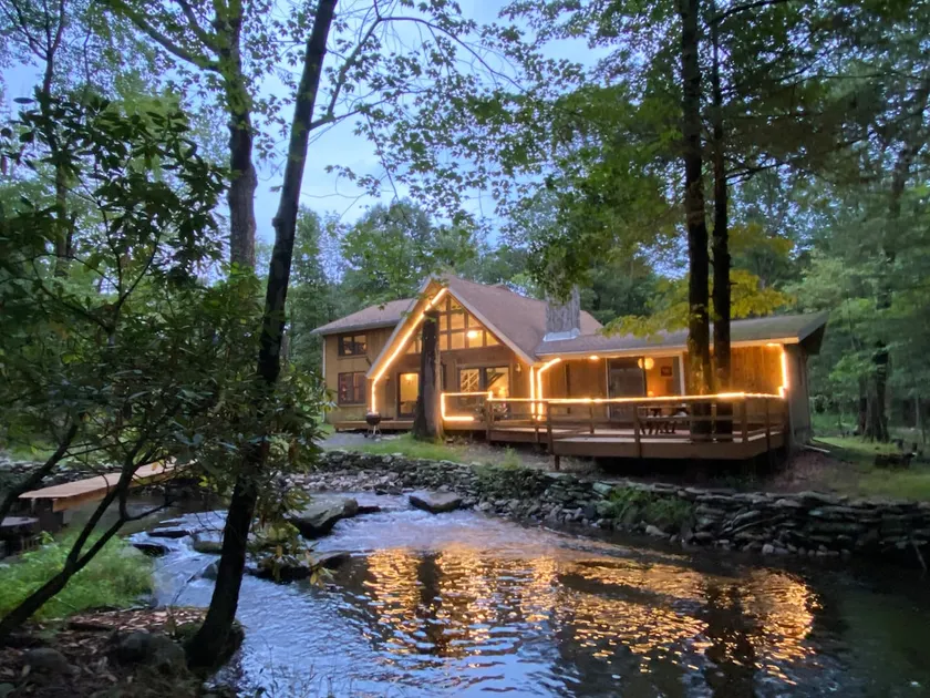 Secluded Chalet on Fishing Creek-Mins to Camelbk - Image 1